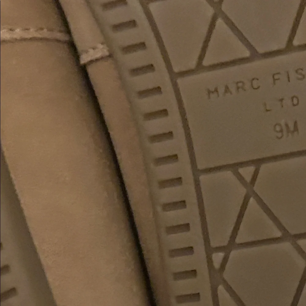 Marc Fisher LTD UIeena loafer medium natural suede size 9M NWOT..
